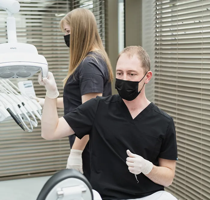 https://implantacija.lt/wp-content/uploads/2025/04/Dantu-implantacijos-etapai-3.webp